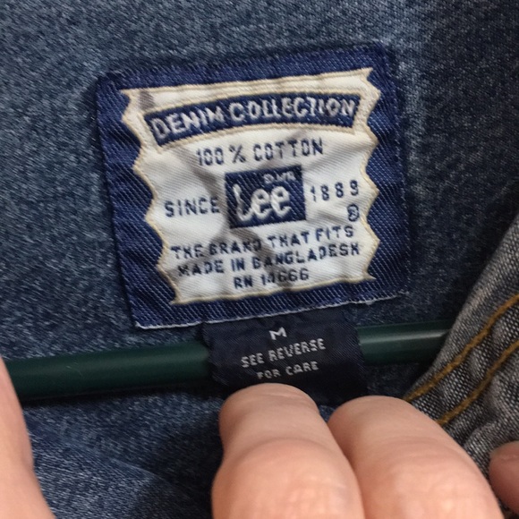 Lee Denim long sleeve shirt in Medium - Picture 2 of 3